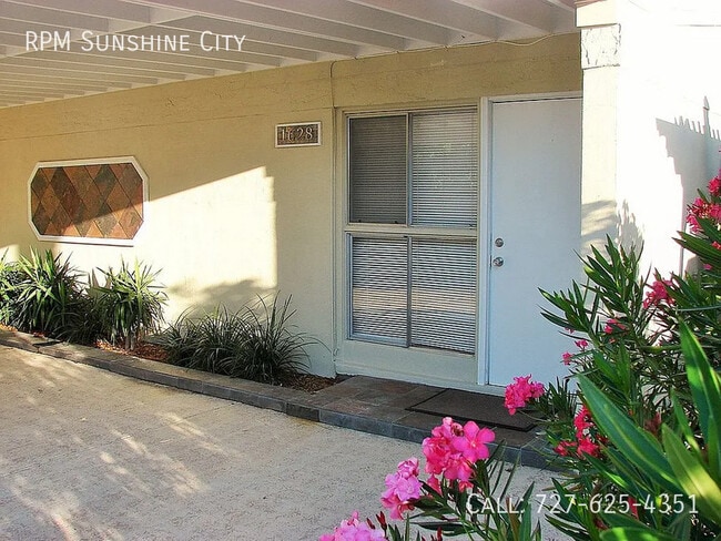 Photo - 1628 Pine St