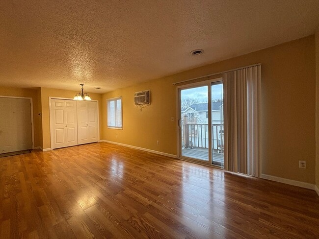 Photo - 942 Wescott Trail Unit 202