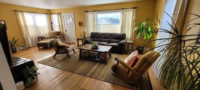 Photo - 716 Edgewood Pl