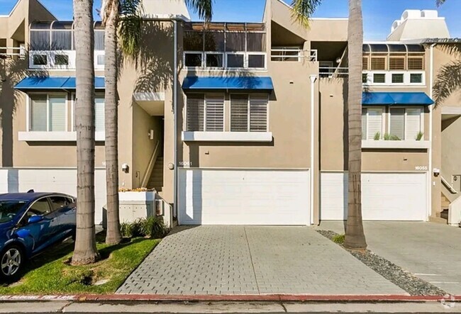 Building Photo - Rental in Huntington Beach