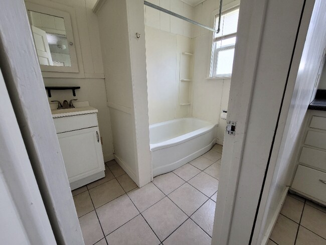Photo - 523 Taylor Ave Unidad 2