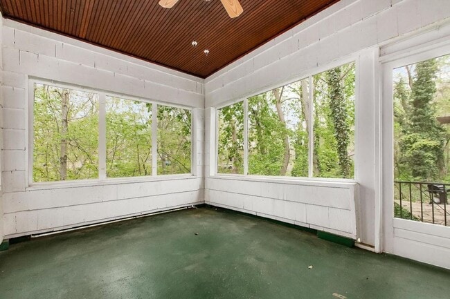 Photo - 2074 Iuka Ave