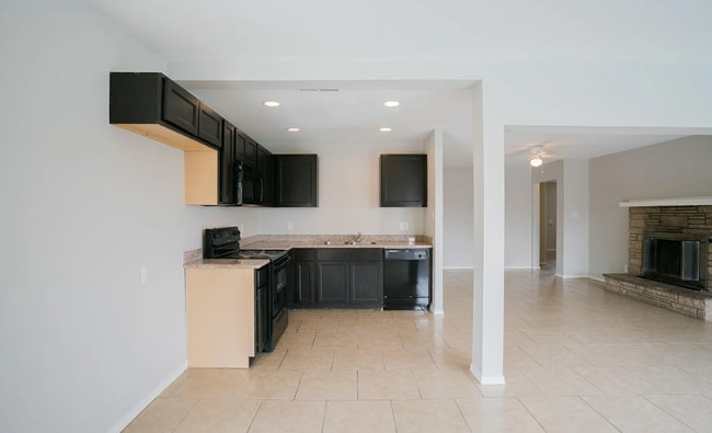 Photo - 7915 W Pinchot Ave