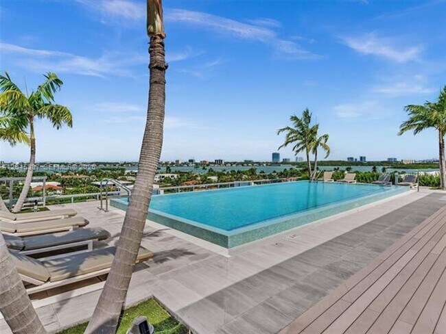 Photo - 9940 W Bay Harbor Dr