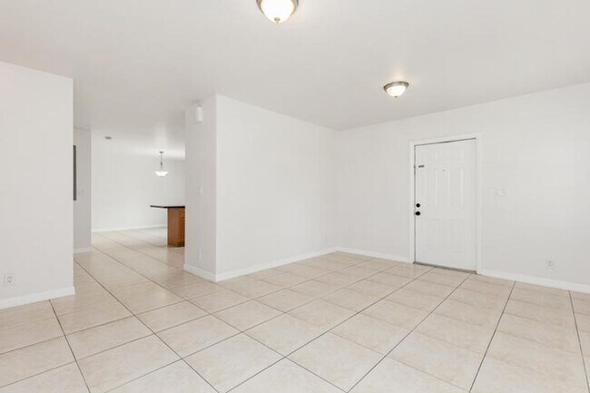 Photo - 24 SW 6th St