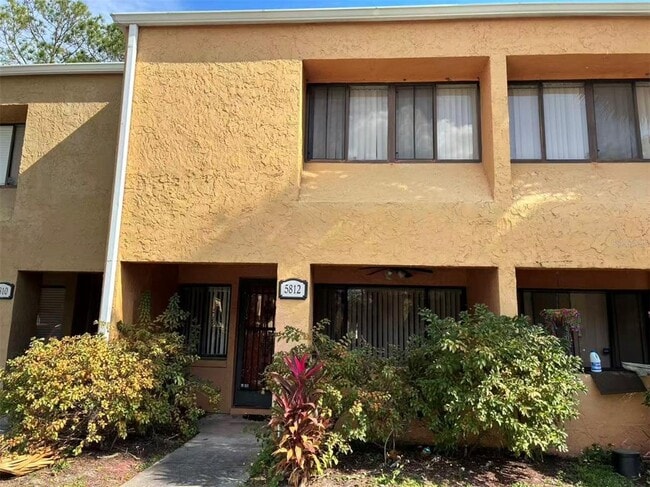 Photo - 5812 Windhover Dr Unidad 5812