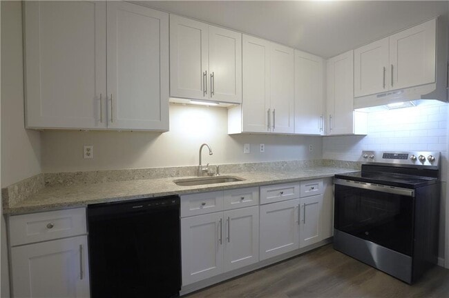 Photo - 4732 Valley Dale Dr SW