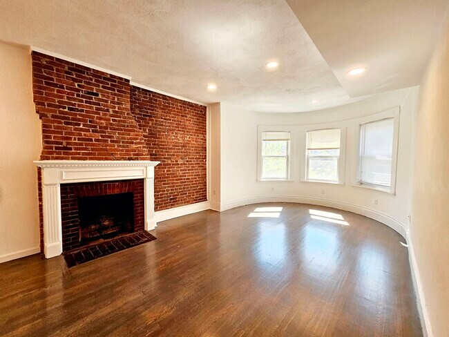 Photo - 1402 Beacon St Unit 9