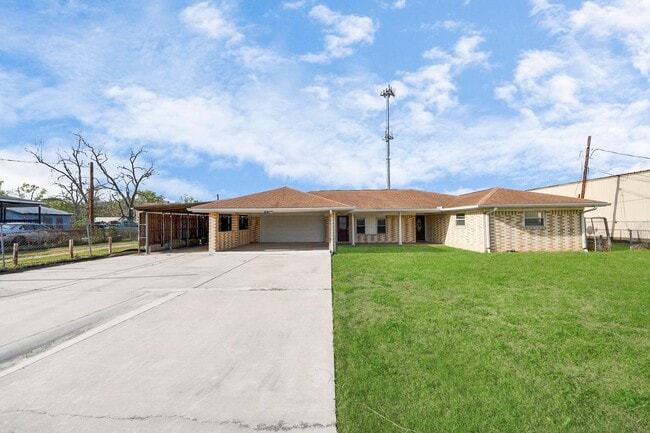 Building Photo - 4402 Ludwig Ln Rental
