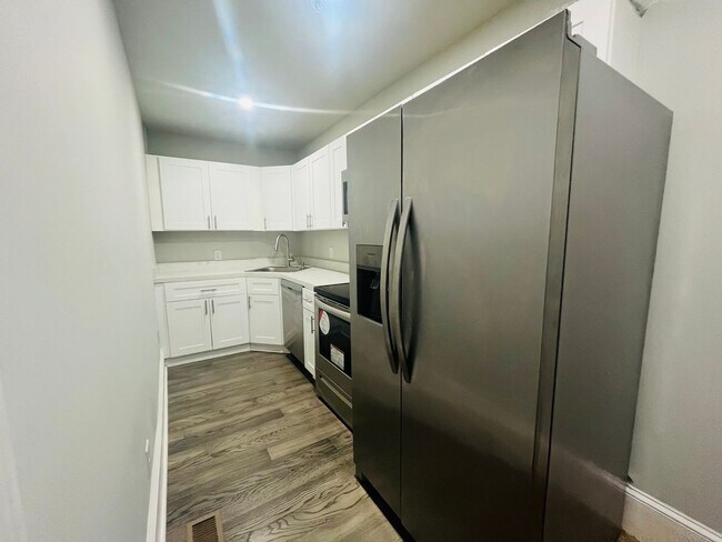 Photo - 1055 Walnut St Unit C