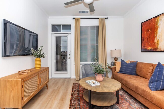 Photo - Modern Luxury, Exceptional Offers – Ask Ab... Unidad CL1