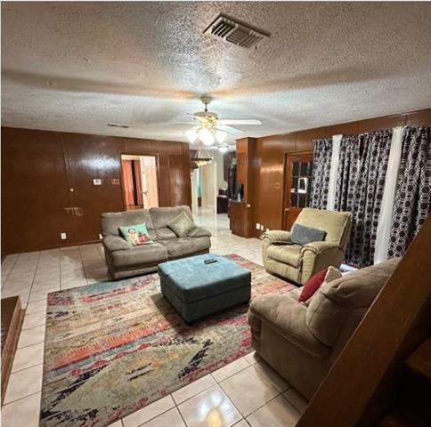 Photo - 2438 5 Mile Cir