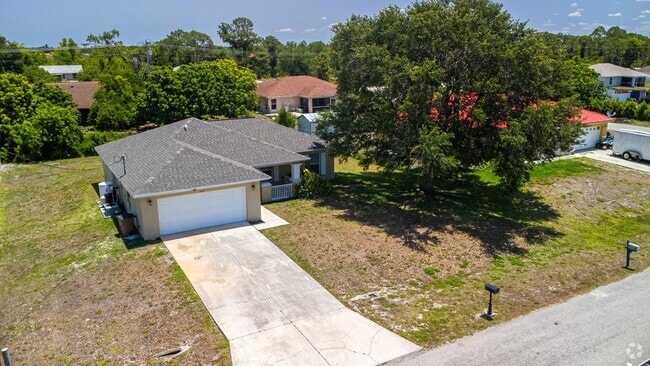 Building Photo - 645 Dauphine Ave S Rental