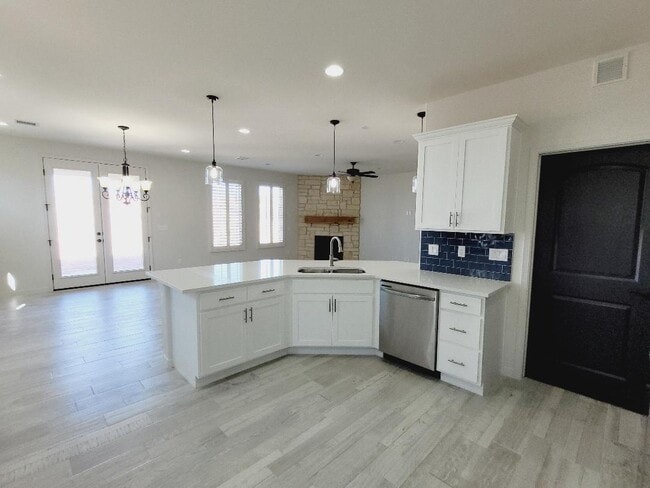 Photo - 7505 Hitching Post