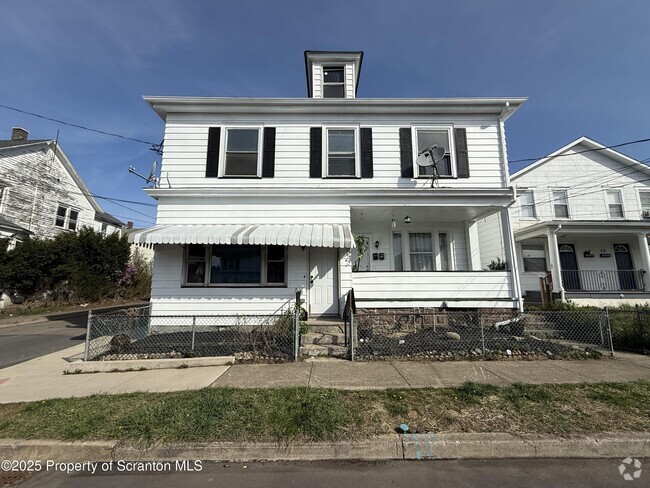 Building Photo - 62-64 E Union St Rental