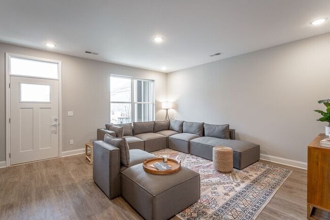 Photo - 2310 E 18th St Pl