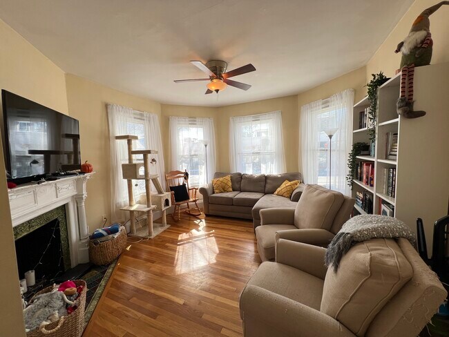 Photo - 381 Highland Ave Unidad #2