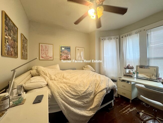 Photo - 717 Parker St Unidad 1