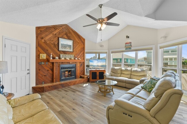 22101 Guadalupe Dr