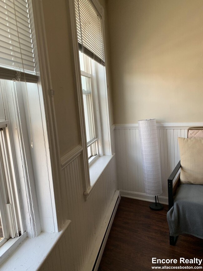 Photo - 883 Huntington Ave Unidad 11