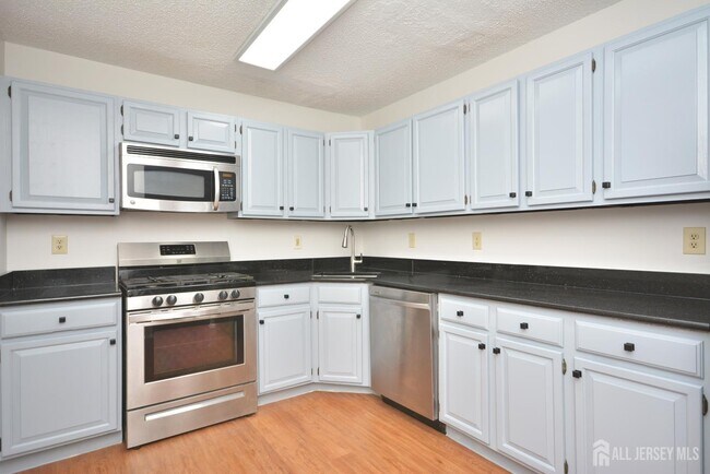 Photo - 25 Goodwin Dr