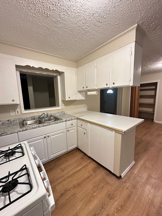 Photo - 1902 Champion St