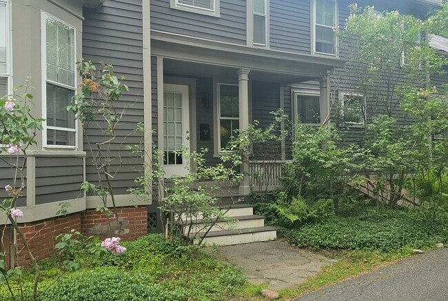 Photo - 155 Lincoln Ave Unit B
