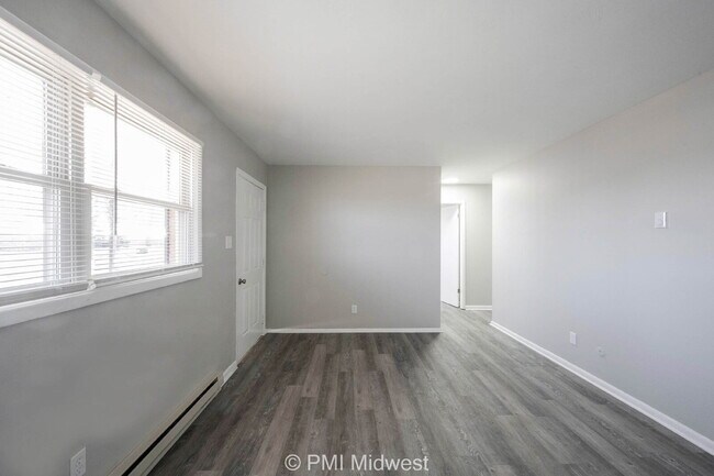 Photo - "Charming 2-Bed Oasis in Fountaintown – Cozy Living with Modern Comforts!" Unit 2B