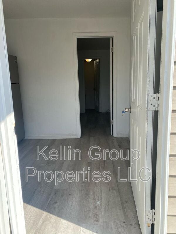 Photo - 5701 Middlesex Dr Unit 2