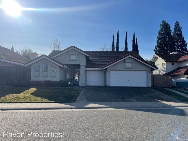 3 br, 2 bath House - 105 Pembury Way - 3 br, 2 bath House - 105 Pembury Way