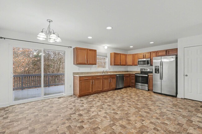 Photo - 4-bedroom, 2.5 bath with wooded view!