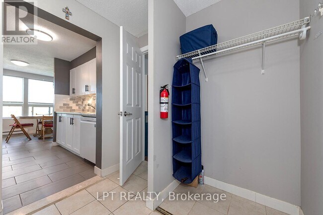 Photo - 1445 Huron St Unit 302