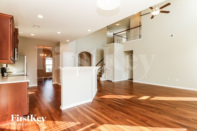 Photo - 326 Silverleaf Ln