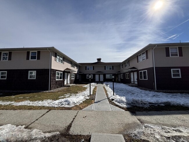 Building Photo - 22 Church St Unit 8