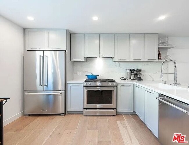 Photo - 4350 Glencoe Ave Unit 2