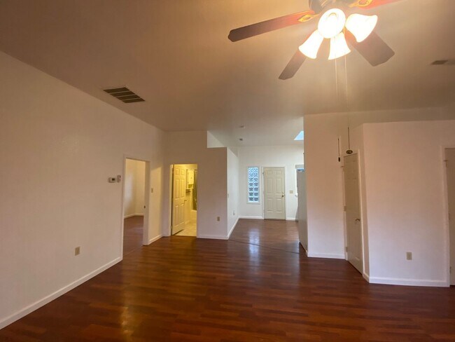 Photo - Sweet 2/1 McKinleyville house with garage and laundry