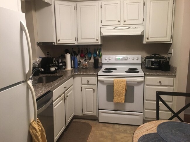 Photo - 303 Danor Ct