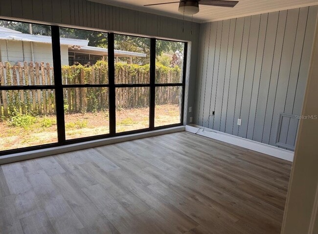 Photo - 2214 Ave B SW