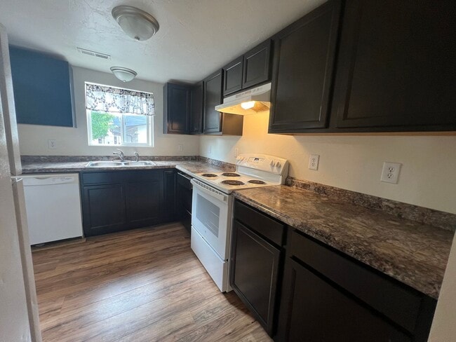Photo - Downtown Bremerton Two Bedroom, Available Now!