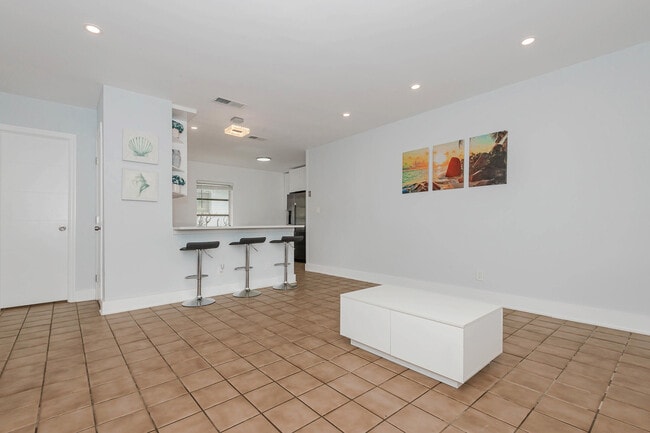 Photo - 2275 SE 6th St Unit 2
