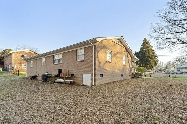 Photo - 107 Maple Dr