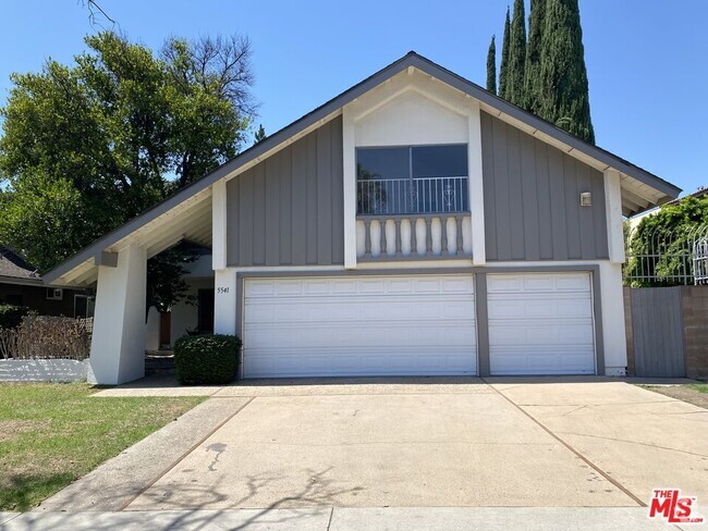 Building Photo - 5541 Bellaire Ave Rental