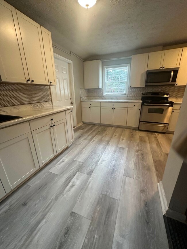 Photo - 826 Burns Walk Ct NW