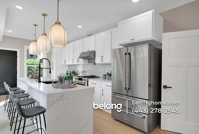 Photo - 1032 W Franklin St