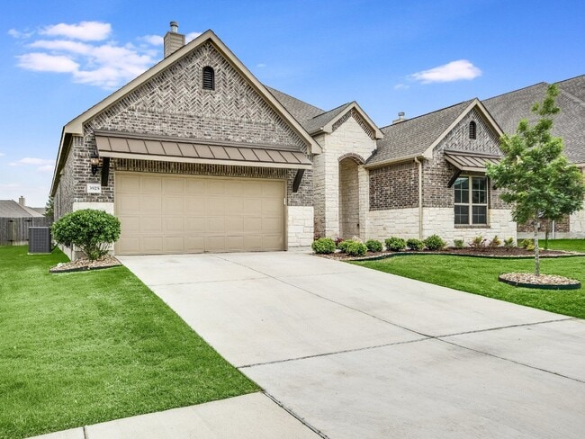 Photo - 3925 Octavia Dr