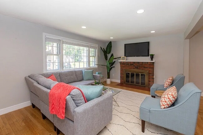 living room 2 - 353 Washington St