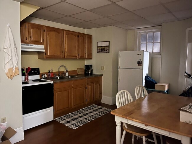 Building Photo - 208 W Main St Unit 1