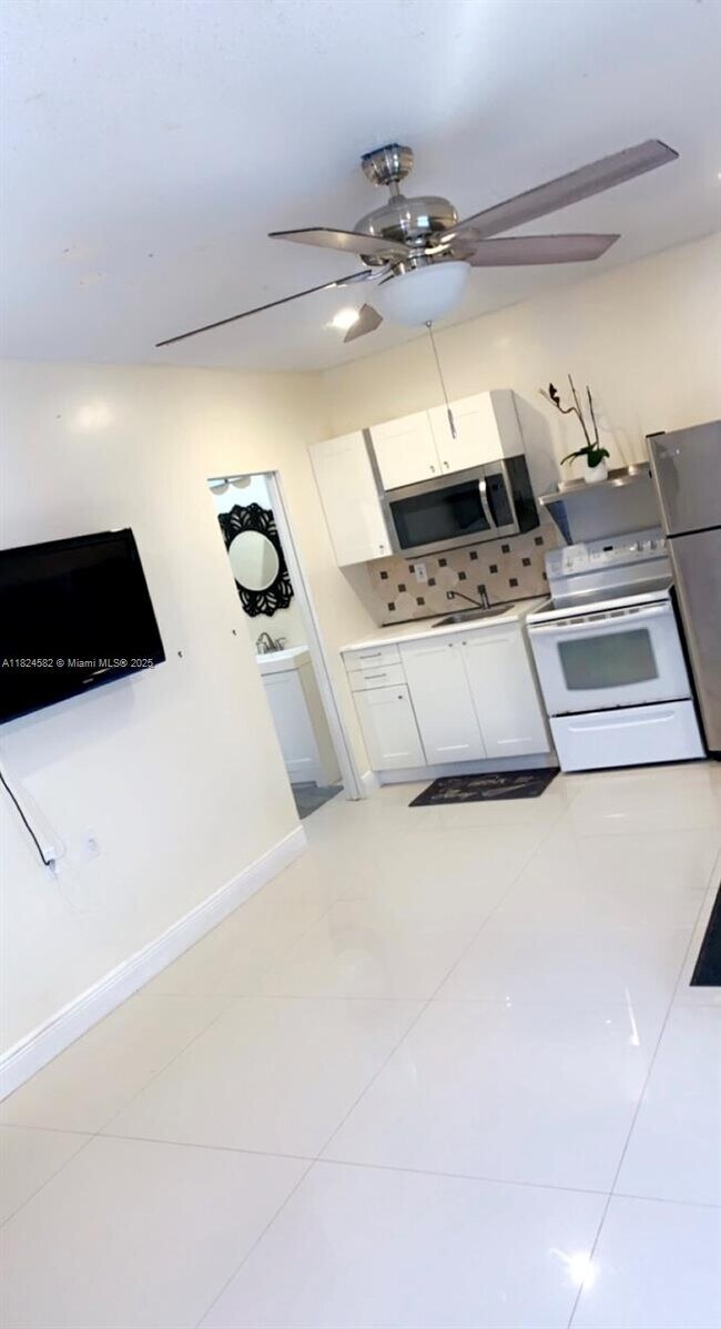 Photo - 10261 NW 24th Ct Unidad 10261