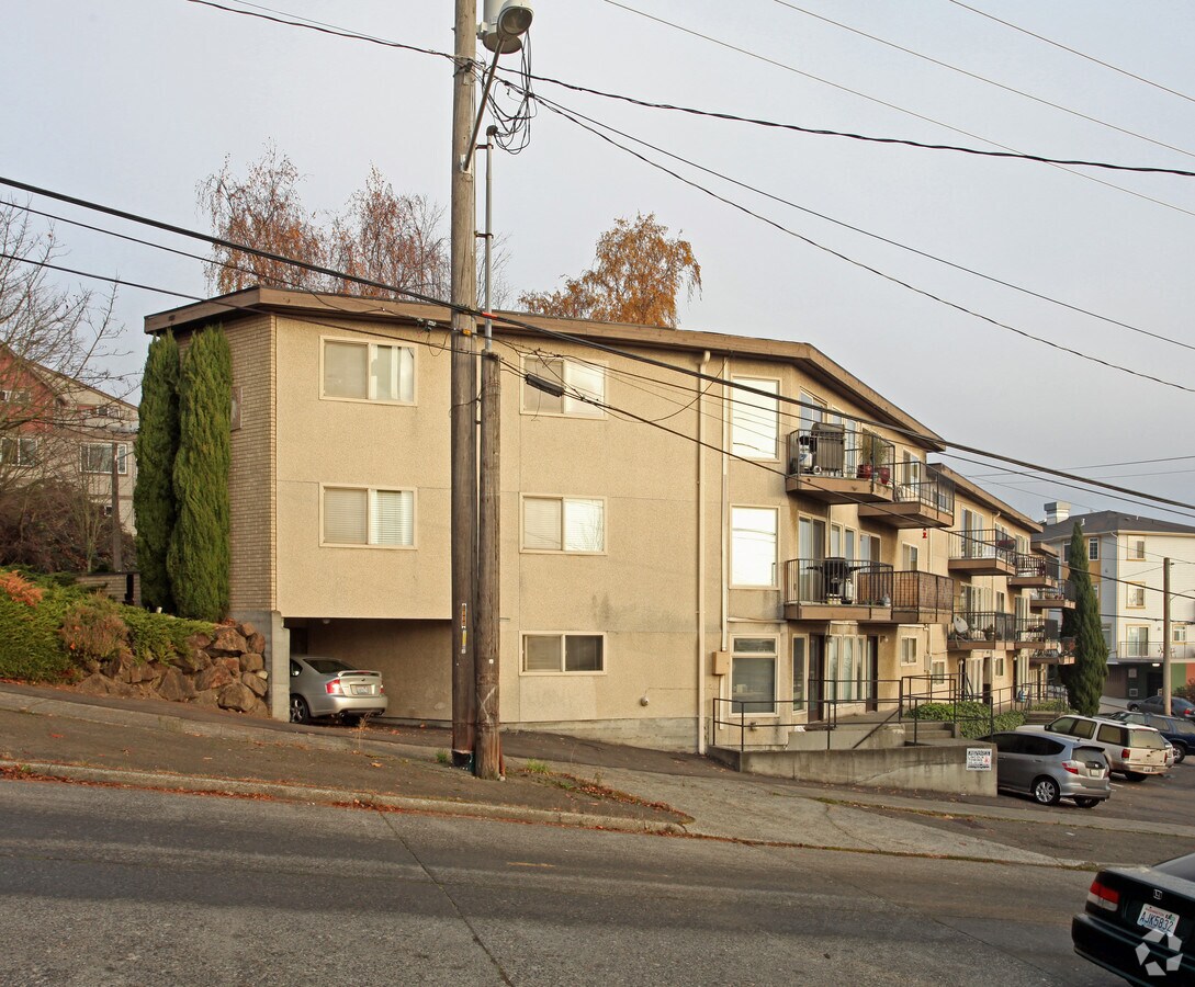 The Bridgewood Apartments - The Bridgewood Apartments