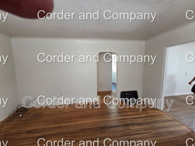 Photo - 213-1213 Adams St NE